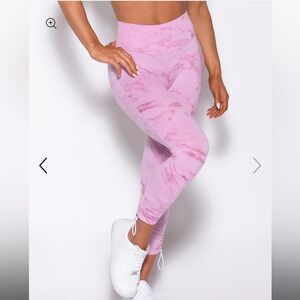 Bombshell Sportswear Marble Pink Adjustable Leggings Size M.